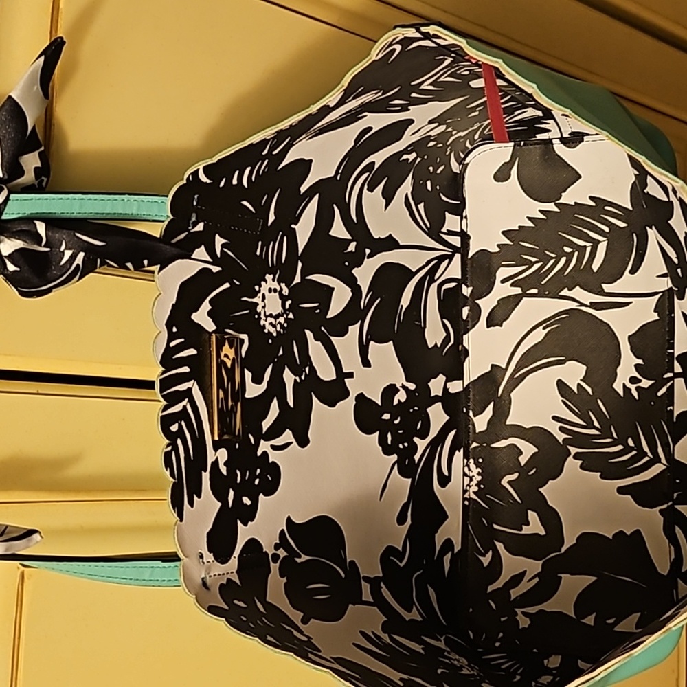 Trina Turk gorgeous turquoise tote with contrasting black/white print center - Picture 5 of 6